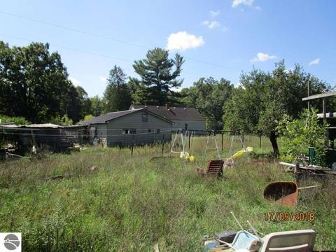 10305 E River Rd, Mount Pleasant, MI 48858 photo 31