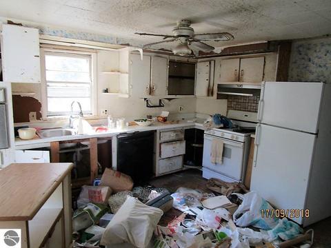 10305 E River Rd, Mount Pleasant, MI 48858 photo 8