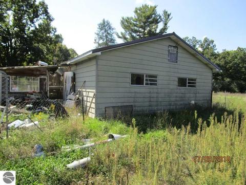 10305 E River Rd, Mount Pleasant, MI 48858 photo 25