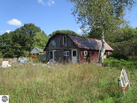 10305 E River Rd, Mount Pleasant, MI 48858 photo 32