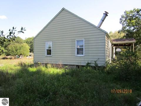 10305 E River Rd, Mount Pleasant, MI 48858 photo 22