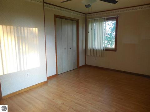11506 S Shepherd Rd, Shepherd, MI 48883 photo 9
