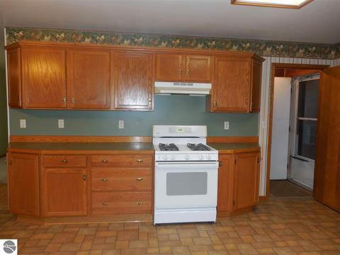 11506 S Shepherd Rd, Shepherd, MI 48883 photo 3