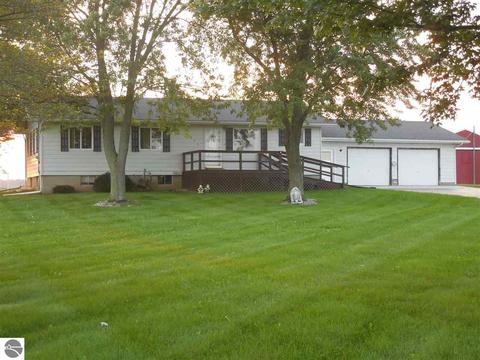 11506 S Shepherd Rd, Shepherd, MI 48883 photo 1