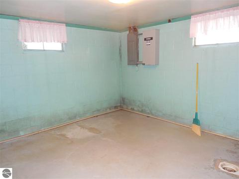 11506 S Shepherd Rd, Shepherd, MI 48883 photo 17