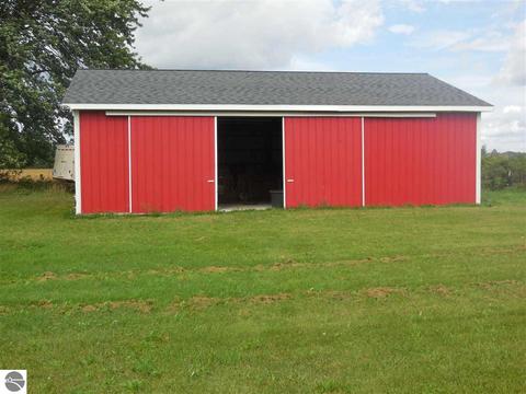 9377 E Olive Rd, Wheeler, MI 48662 photo 6