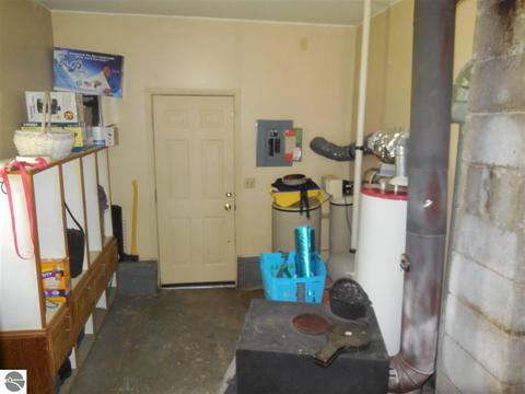 9377 E Olive Rd, Wheeler, MI 48662 photo 23