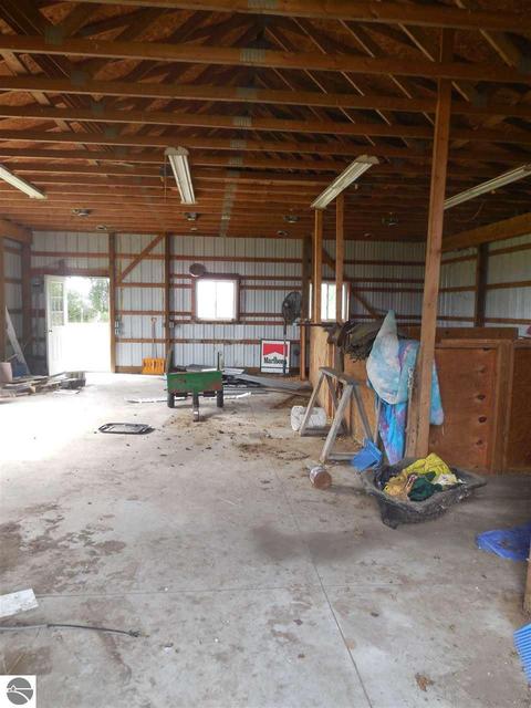 9377 E Olive Rd, Wheeler, MI 48662 photo 10