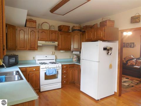 9377 E Olive Rd, Wheeler, MI 48662 photo 13