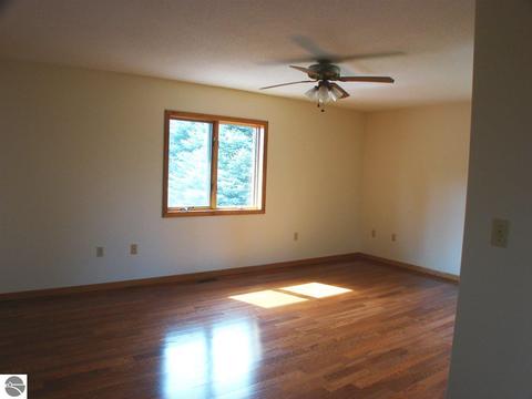 685 W Tyler Rd, Ithaca, MI 48847 photo 17