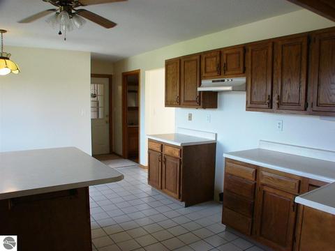 685 W Tyler Rd, Ithaca, MI 48847 photo 7