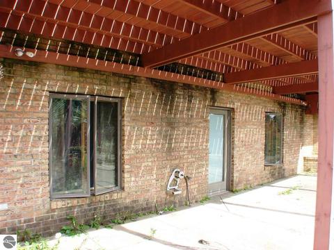 685 W Tyler Rd, Ithaca, MI 48847 photo 5