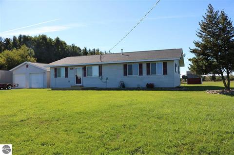 3875 W Fillmore Rd, Ithaca, MI 48847 photo 1