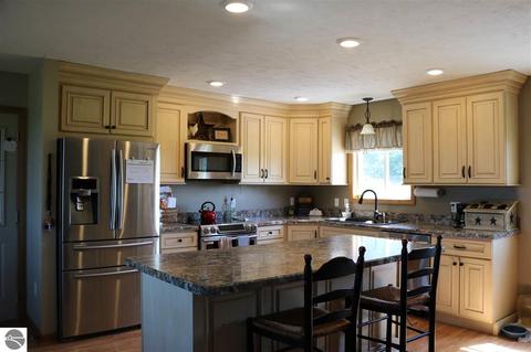 3875 W Fillmore Rd, Ithaca, MI 48847 photo 2