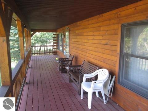663 Deerfield Ln, Lupton, MI 48635 photo 5