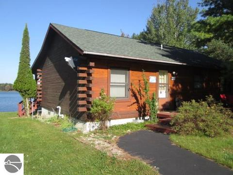 663 Deerfield Ln, Lupton, MI 48635 photo 3