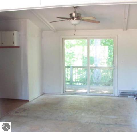 904 Greg Rd, Petoskey, MI 49770 photo 8