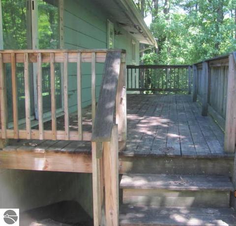 904 Greg Rd, Petoskey, MI 49770 photo 4