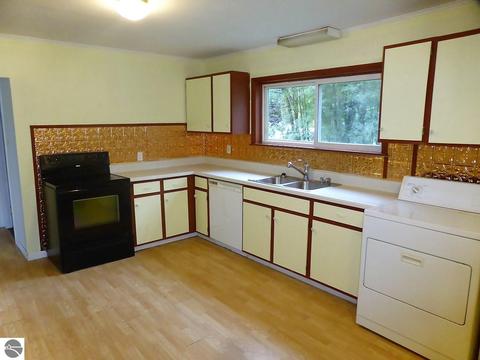 16981 Second St, Copemish, MI 49625 photo 10