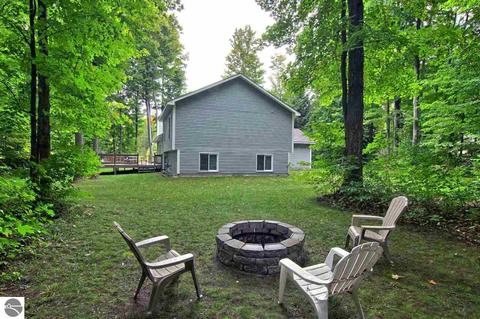10943 Dylan Dr, Interlochen, MI 49643 photo 3