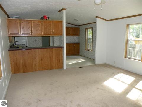 1835 Oak, Gladwin, MI 48624 photo 2