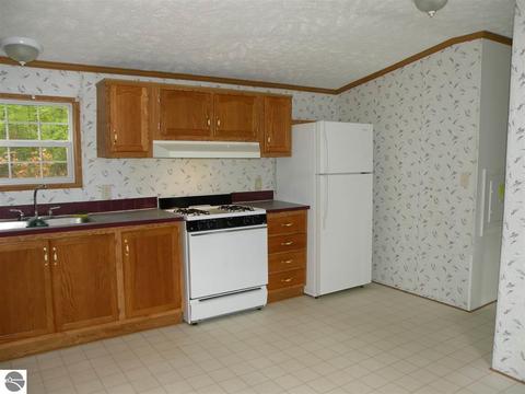 1835 Oak, Gladwin, MI 48624 photo 5