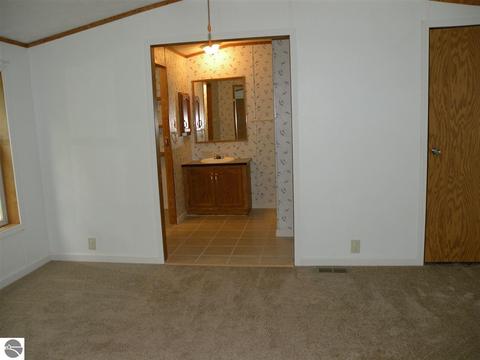 1835 Oak, Gladwin, MI 48624 photo 7