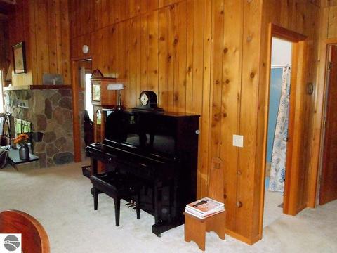 3631 E Shore Dr, Weidman, MI 48893 photo 8