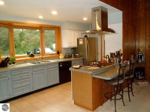 3631 E Shore Dr, Weidman, MI 48893 photo 2
