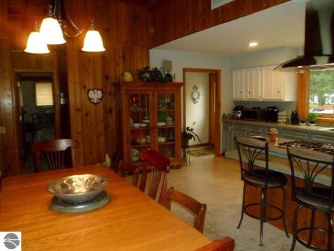3631 E Shore Dr, Weidman, MI 48893 photo 6