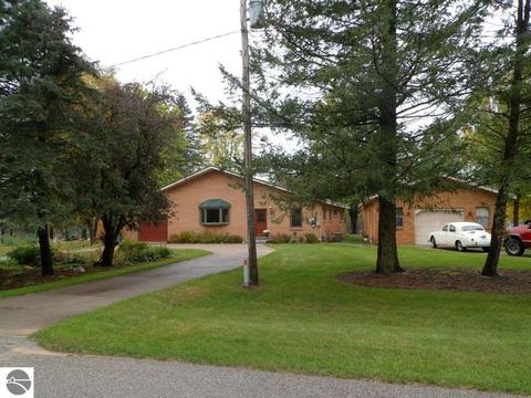 3631 E Shore Dr, Weidman, MI 48893 photo 23
