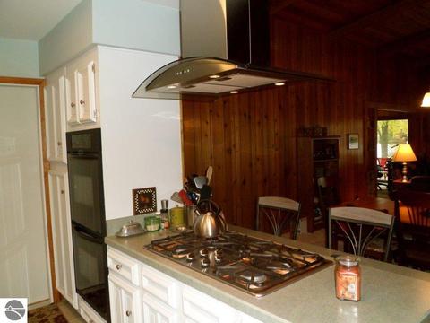 3631 E Shore Dr, Weidman, MI 48893 photo 4