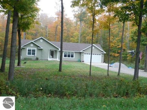 4749 S Mnr, Cedar, MI 49621 photo 2