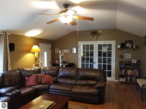 3115 E Millbrook Rd, Mount Pleasant, MI 48858 photo 4