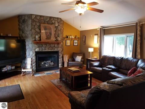 3115 E Millbrook Rd, Mount Pleasant, MI 48858 photo 3