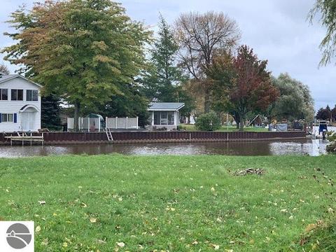 1646 S Riverside Dr, Au Gres, MI 48703 photo 3