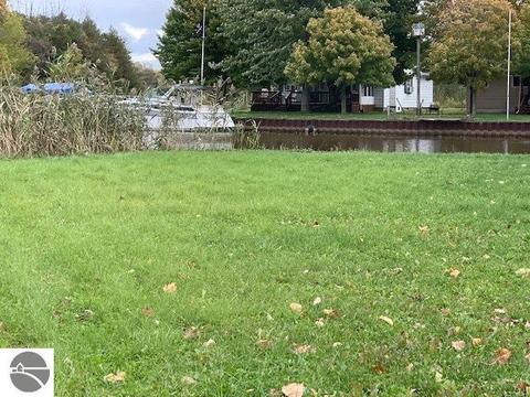 1646 S Riverside Dr, Au Gres, MI 48703 photo 2