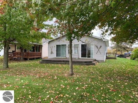 1646 S Riverside Dr, Au Gres, MI 48703 photo 1