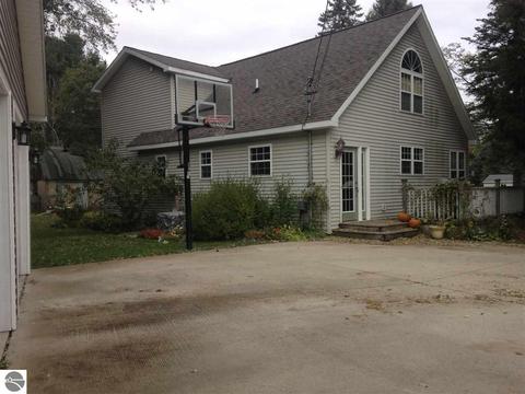 795 N Ferris Rd, Sumner, MI 48889 photo 1