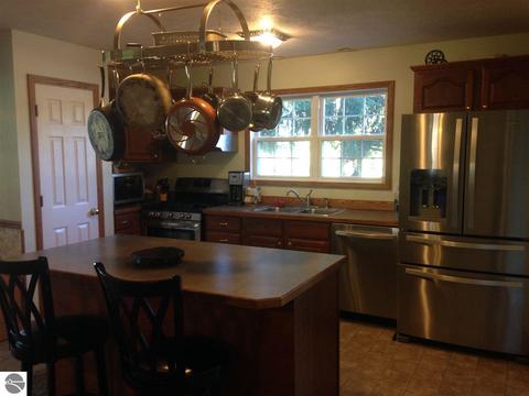 795 N Ferris Rd, Sumner, MI 48889 photo 9