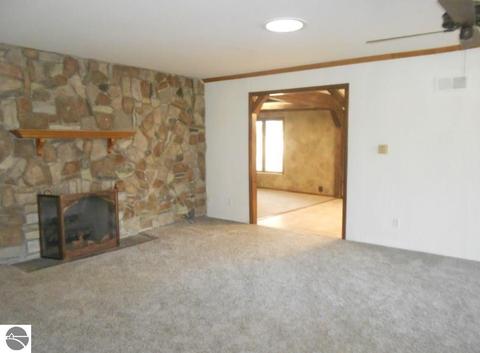 1225 E Harrison Rd, Alma, MI 48801 photo 3