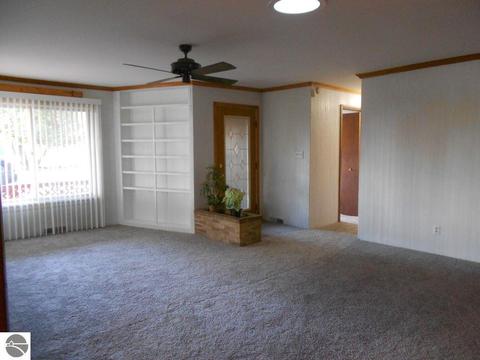 1225 E Harrison Rd, Alma, MI 48801 photo 4
