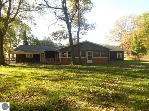 1225 E Harrison Rd, Alma, MI 48801 photo 2
