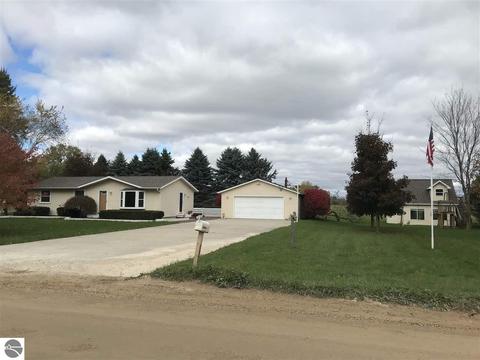2839 E Millbrook Rd, Mount Pleasant, MI 48858 photo 1