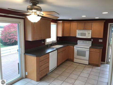 2839 E Millbrook Rd, Mount Pleasant, MI 48858 photo 2