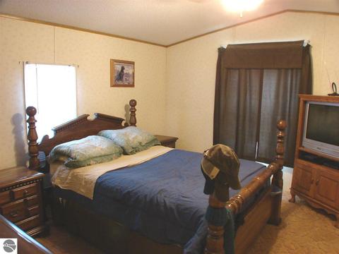 689 S Ely Hwy, Ithaca, MI 48847 photo 18