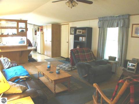 689 S Ely Hwy, Ithaca, MI 48847 photo 7