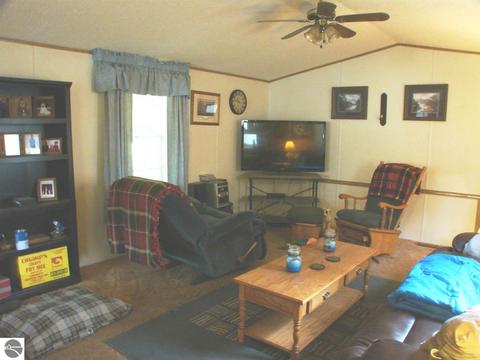 689 S Ely Hwy, Ithaca, MI 48847 photo 6