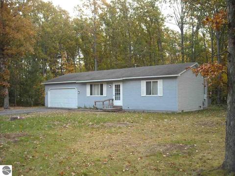 7061 Karlin Rd, Interlochen, MI 49643 photo 5