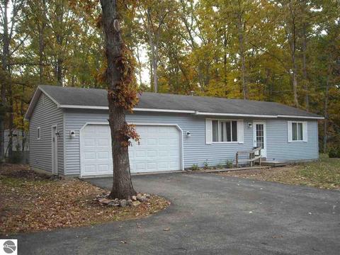 7061 Karlin Rd, Interlochen, MI 49643 photo 2